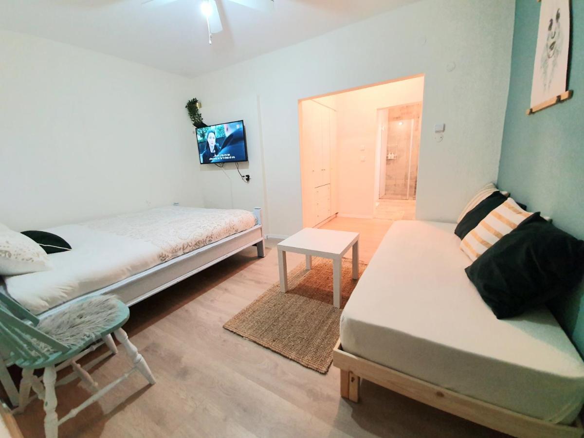 Sunshine Suite Boutique Only 5 Min Walk To The Beach - By Seaelo Eilat Ngoại thất bức ảnh