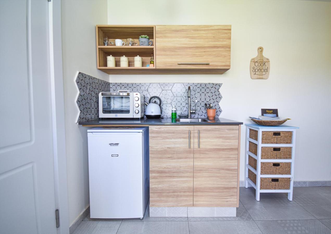 Sunshine Suite Boutique Only 5 Min Walk To The Beach - By Seaelo Eilat Ngoại thất bức ảnh